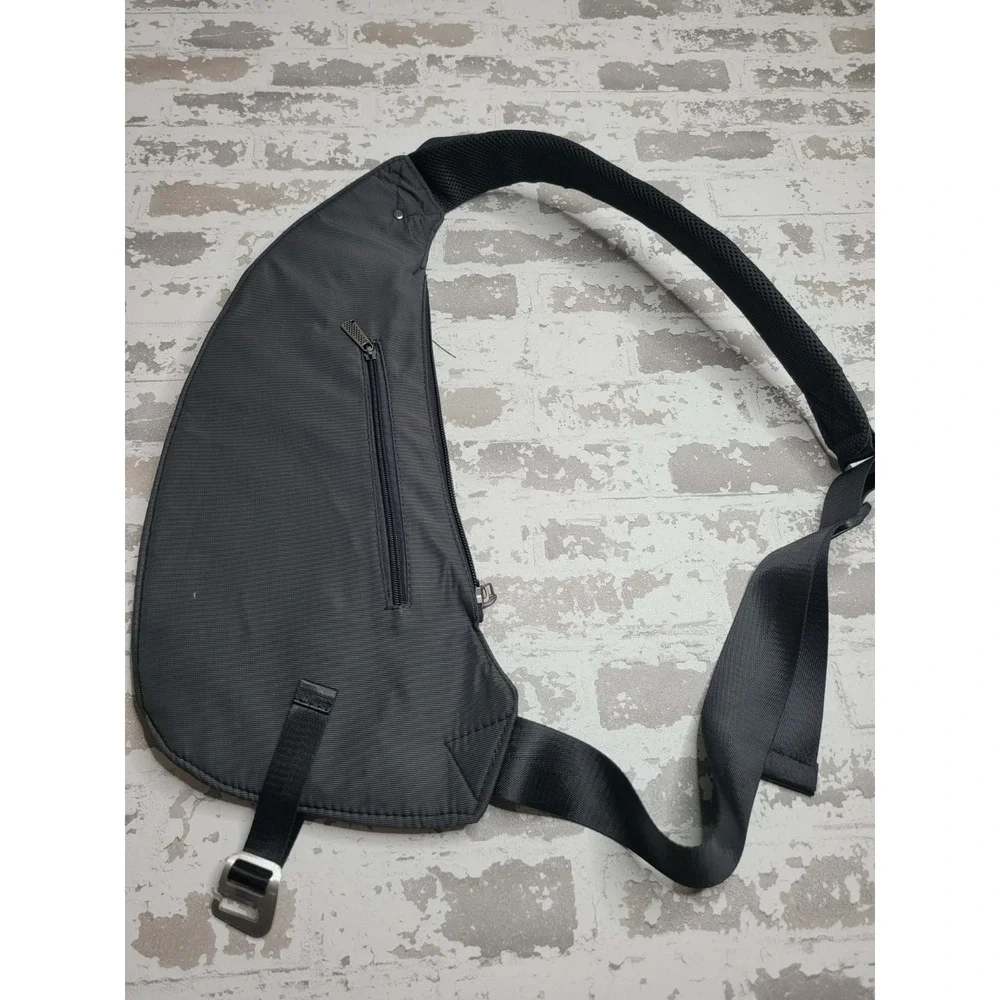NICGID Men's and Women's‎ Messenger Bag Casual Shoulder and Crossbody Bag Black
